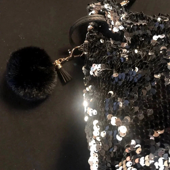 Sequin Cinch Bucket Bag Black Small Purse & Coach Wristlet in Great Condition - Picture 8 of 15